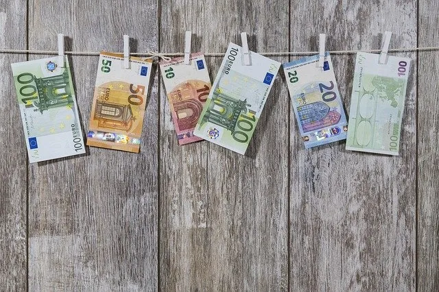 Jak szybko i bezpiecznie wymienić walutę ?