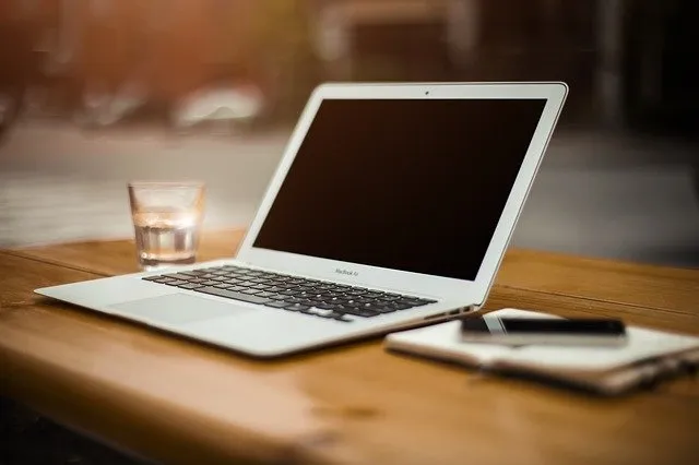 Biznes internetowy i jego zalety