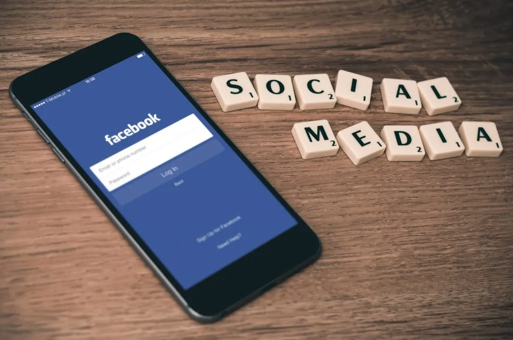 Social media w rozwoju działalności e-commerce. Dlaczego warto mieć swój fanpage na Facebooku?